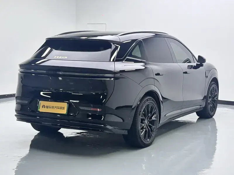 2025 Zeekr 7X с пробегом 23 700 км