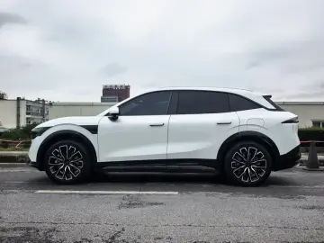 2025 Zeekr 7X с пробегом 27 200 км