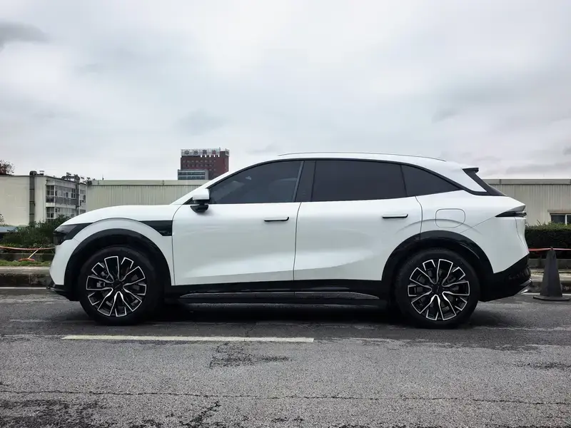 2025 Zeekr 7X с пробегом 27 200 км