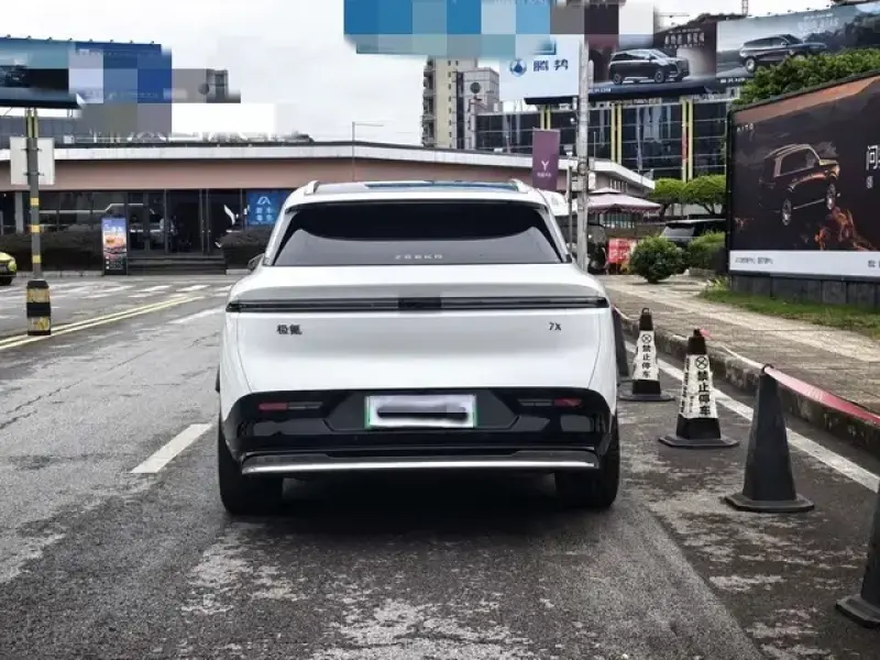 2025 Zeekr 7X с пробегом 27 200 км