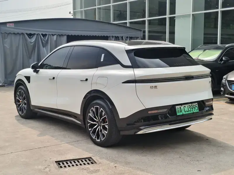2025 Zeekr 7X с пробегом 39 000 км