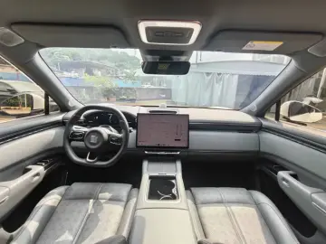 2025 Zeekr 7X с пробегом 39 000 км