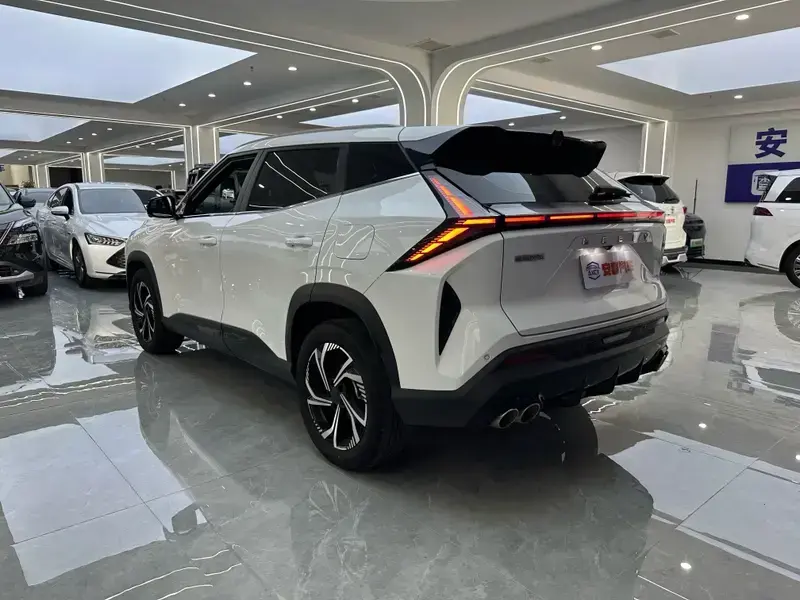 2023 Geely Atlas Pro с пробегом 58 000 км