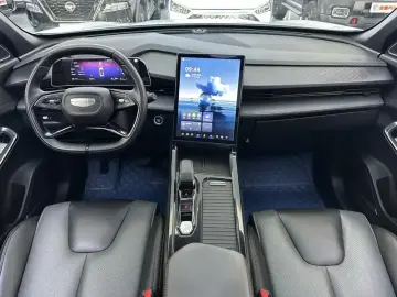 2023 Geely Atlas Pro с пробегом 58 000 км