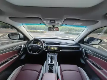 2022 Geely Atlas Pro с пробегом 21 000 км