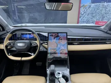 2023 Geely Boyue L с пробегом 40 800 км
