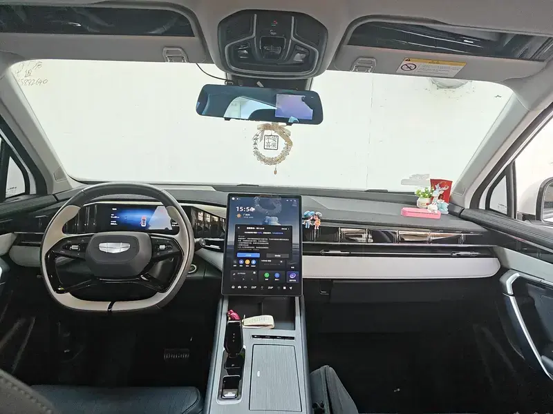 2024 Geely Boyue L с пробегом 12 900 км