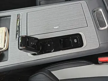 2024 Geely Boyue L с пробегом 12 900 км