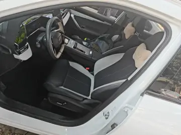 2024 Geely Boyue L с пробегом 12 900 км