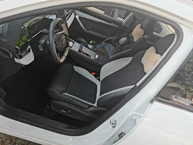 2024 Geely Boyue L с пробегом 12 900 км