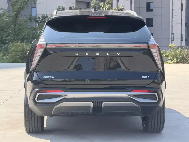 2024 Geely Boyue L с пробегом 45 000 км
