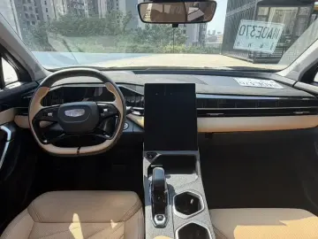 2024 Geely Boyue L с пробегом 45 000 км