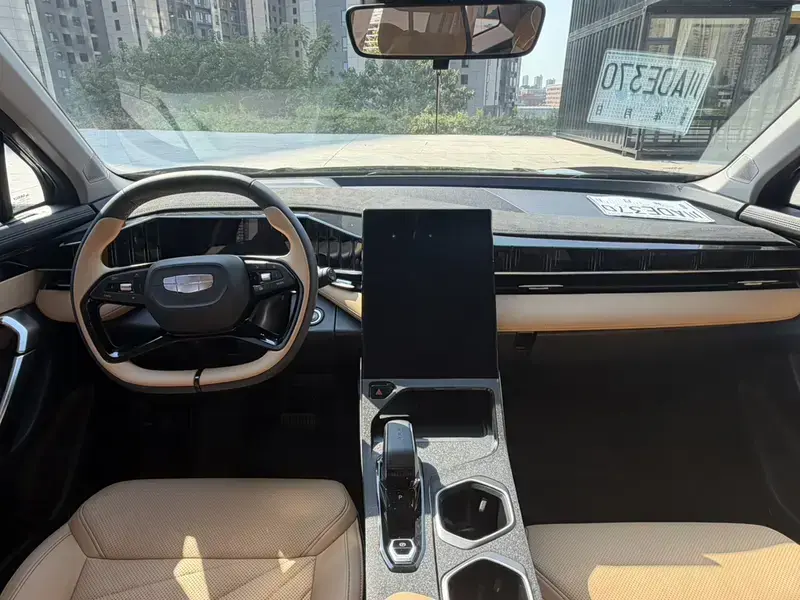 2024 Geely Boyue L с пробегом 45 000 км