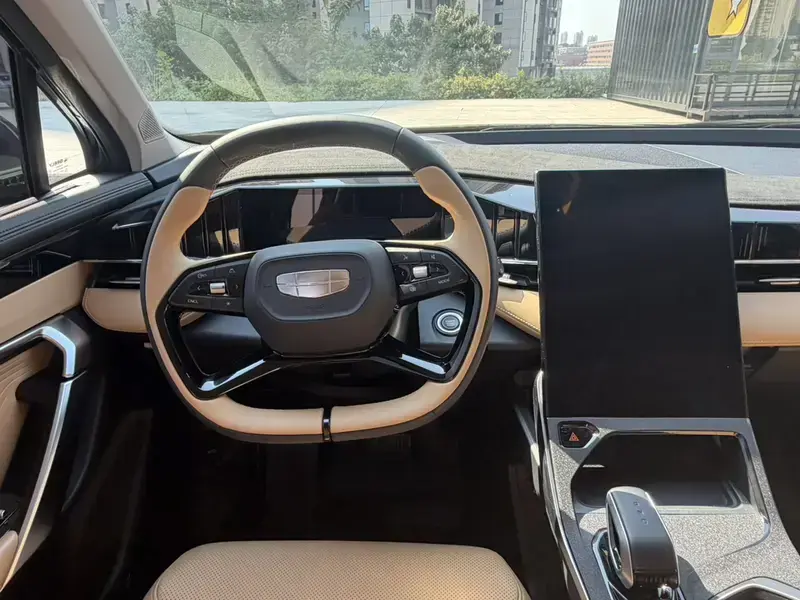 2024 Geely Boyue L с пробегом 45 000 км