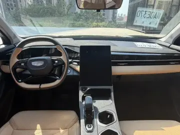 2024 Geely Boyue L с пробегом 45 000 км