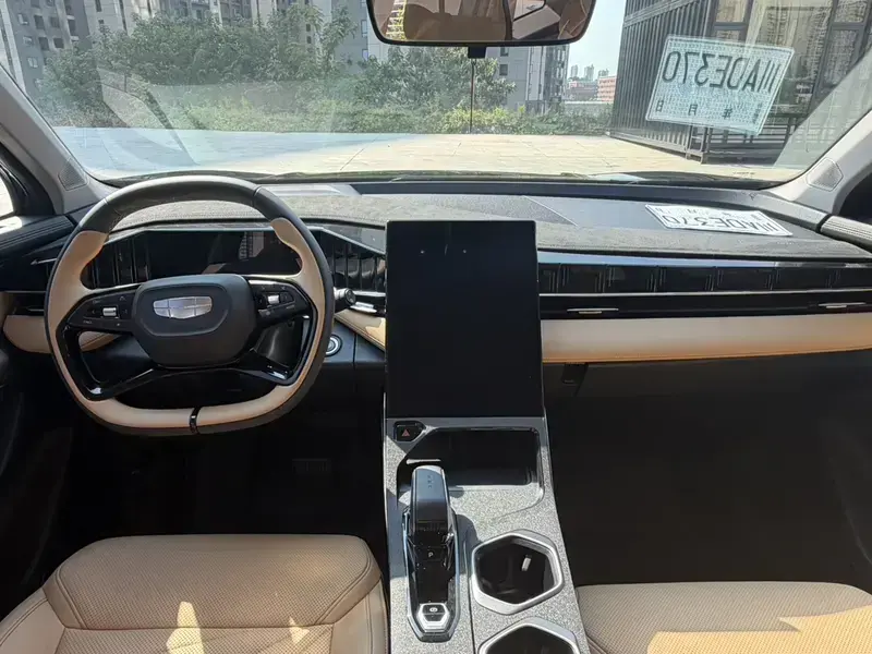 2024 Geely Boyue L с пробегом 45 000 км