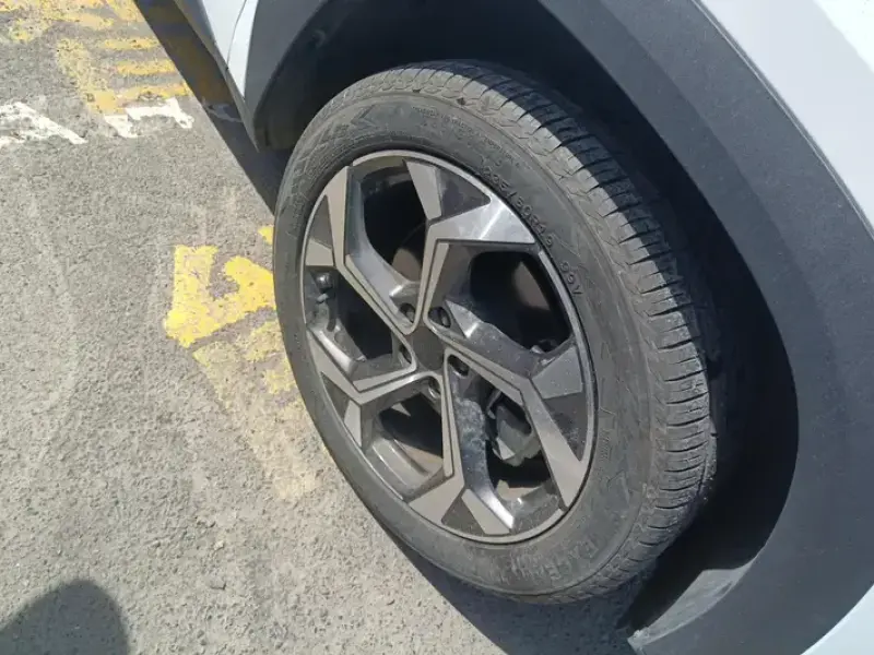 2023 Geely Boyue L с пробегом 23 000 км