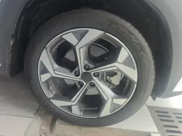 2024 Geely Boyue L с пробегом 14 000 км