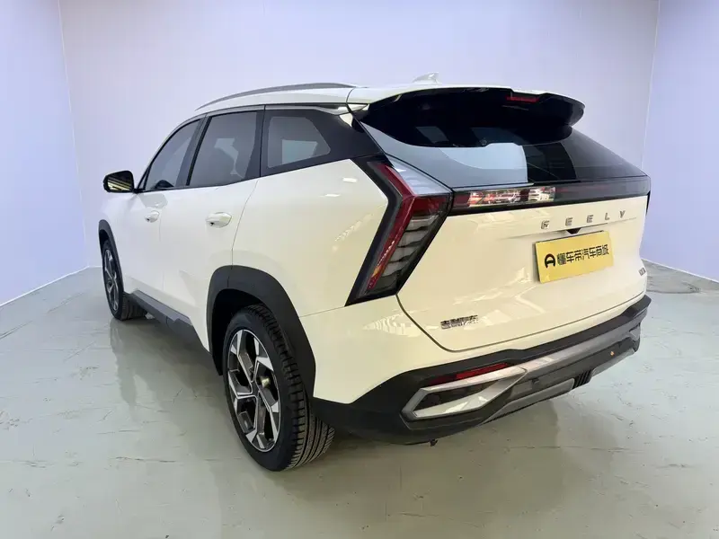 2024 Geely Boyue L с пробегом 25 500 км