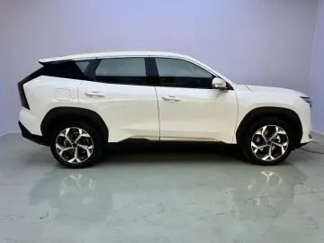 2024 Geely Boyue L с пробегом 25 500 км