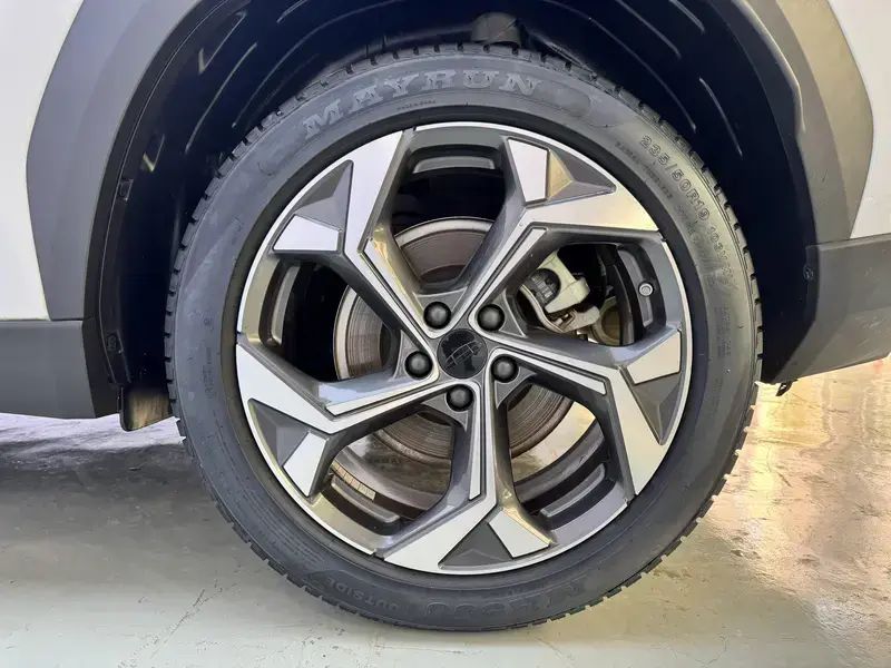 2024 Geely Boyue L с пробегом 25 500 км
