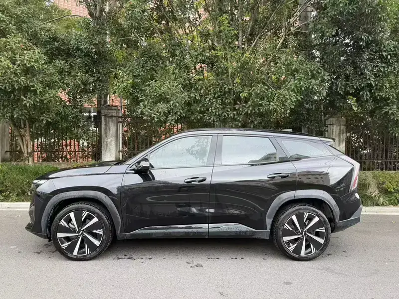 2023 Geely Boyue L с пробегом 48 000 км