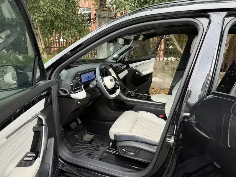 2023 Geely Boyue L с пробегом 48 000 км