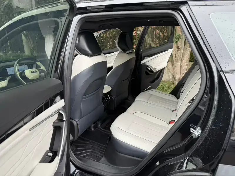 2023 Geely Boyue L с пробегом 48 000 км