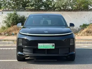 2024 Li Auto (Lixiang) L6 с пробегом 34 000 км
