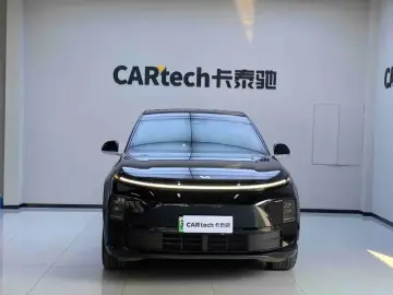 2024 Li Auto (Lixiang) L6 с пробегом 30 000 км