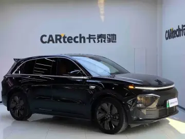 2024 Li Auto (Lixiang) L6 с пробегом 30 000 км