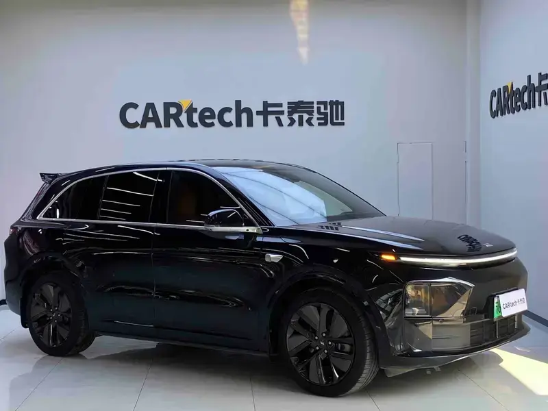 2024 Li Auto (Lixiang) L6 с пробегом 30 000 км