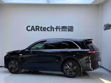 2024 Li Auto (Lixiang) L6 с пробегом 30 000 км