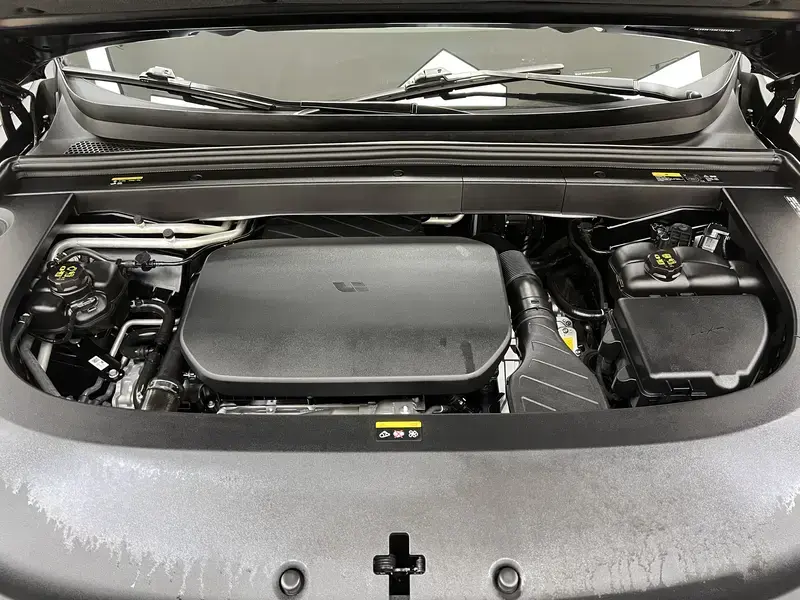 2024 Li Auto (Lixiang) L6 с пробегом 55 000 км