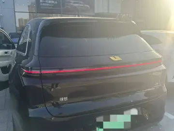 2024 Li Auto (Lixiang) L6 с пробегом 35 000 км