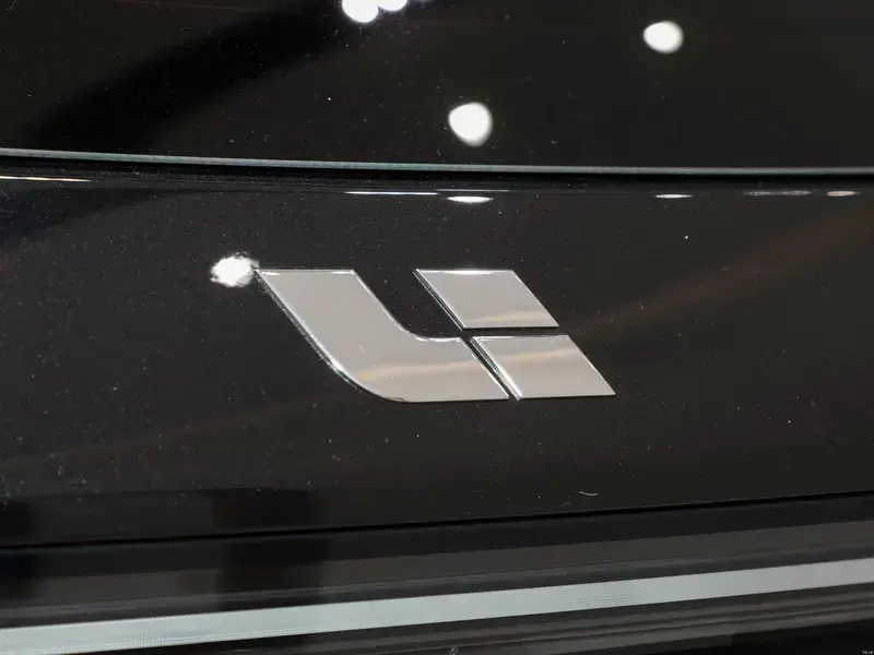 2024 Li Auto (Lixiang) L6 с пробегом 35 000 км
