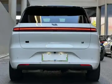 2024 Li Auto (Lixiang) L6 с пробегом 41 000 км