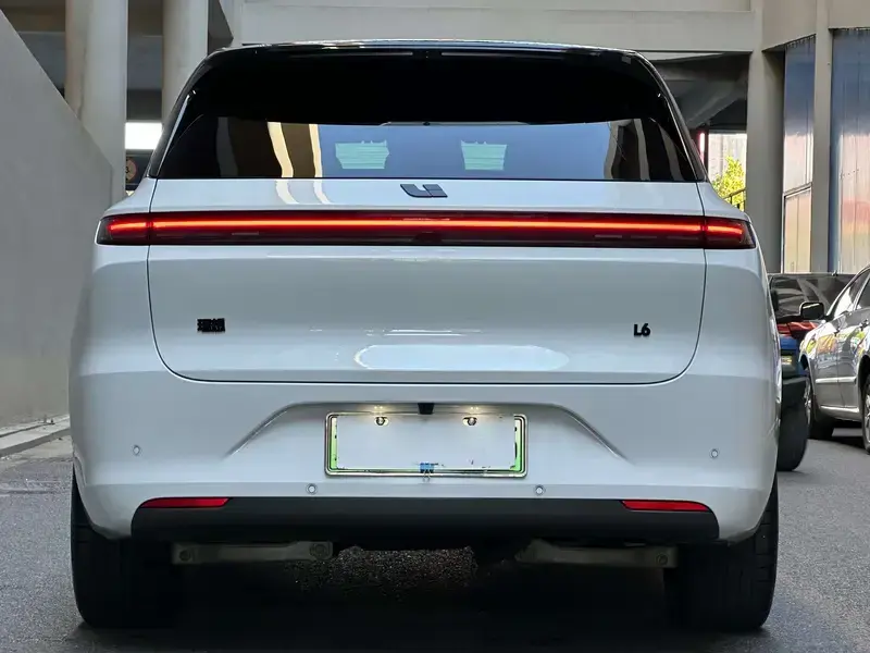 2024 Li Auto (Lixiang) L6 с пробегом 41 000 км