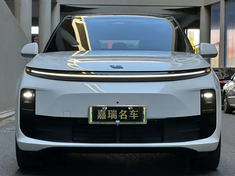 2024 Li Auto (Lixiang) L6 с пробегом 41 000 км