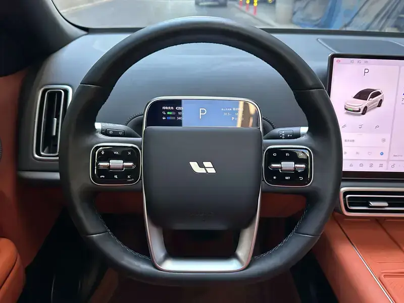 2024 Li Auto (Lixiang) L6 с пробегом 41 000 км