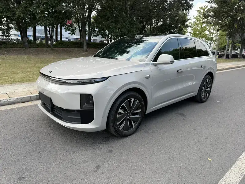 2025 Li Auto (Lixiang) L6 с пробегом 13 000 км