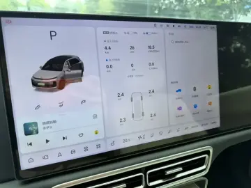 2025 Li Auto (Lixiang) L6 с пробегом 13 000 км