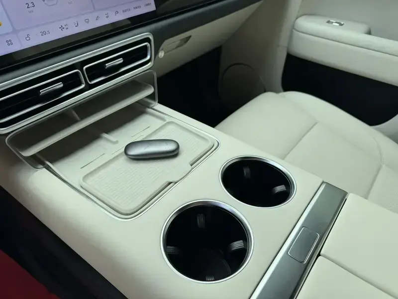 2025 Li Auto (Lixiang) L6 с пробегом 13 000 км