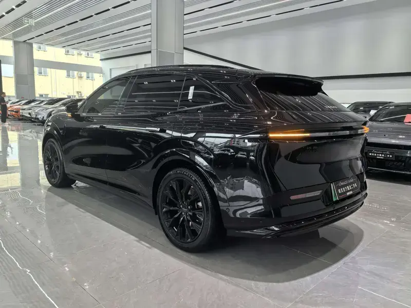 2025 Zeekr 7X с пробегом 45 000 км
