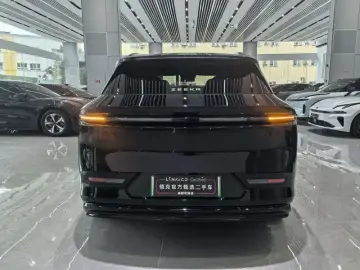 2025 Zeekr 7X с пробегом 45 000 км
