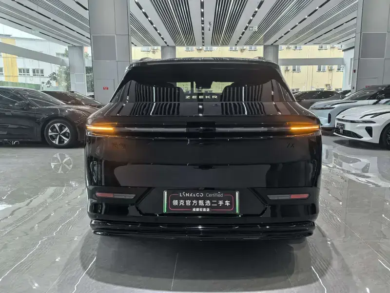2025 Zeekr 7X с пробегом 45 000 км