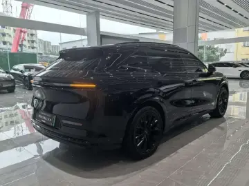 2025 Zeekr 7X с пробегом 45 000 км