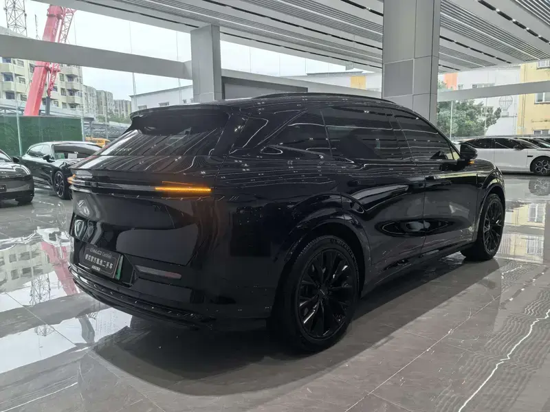 2025 Zeekr 7X с пробегом 45 000 км