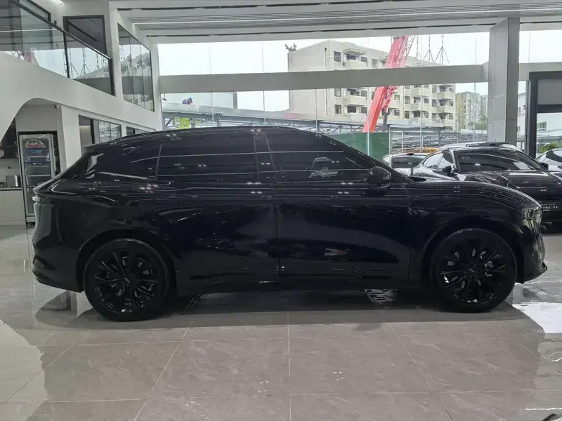 2025 Zeekr 7X с пробегом 45 000 км