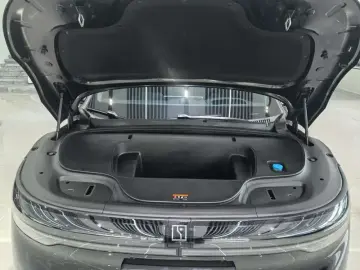 2025 Zeekr 7X с пробегом 45 000 км